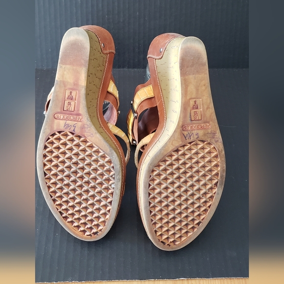 Aerosoles Women's Wedge. Orange & Tan. Size 10. - Picture 4 of 6
